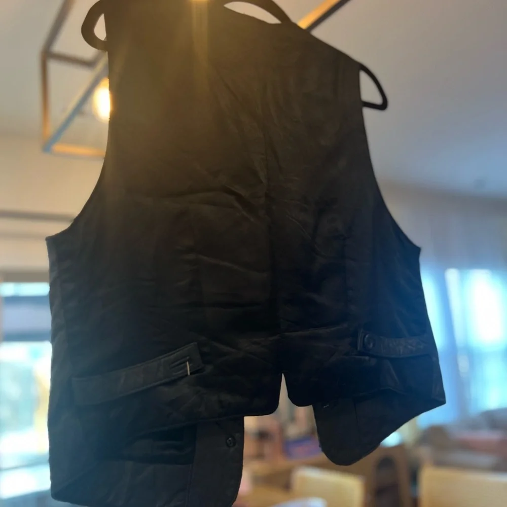 The Limited Black Leather Vest - Picture 5 of 5